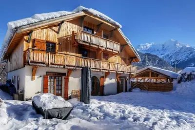 Image de *Chalet cosy avec jardin, proche pistes, vue Mont Blanc*