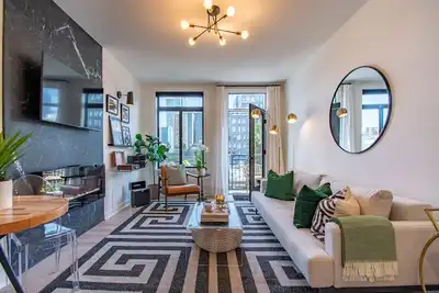 Image de Seattle ^ Rock 'N Roll ^ Glam - 1bd/1ba Urban Condo