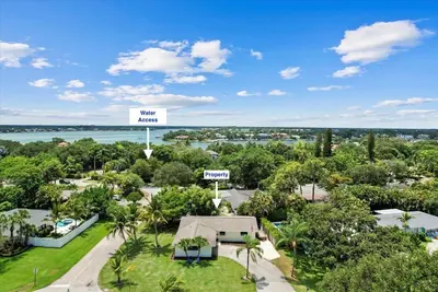 Classic Jupiter Getaway Steps from Water Access!