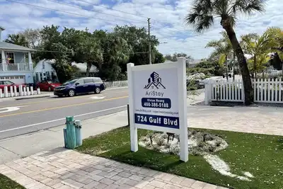 A Beautiful Oceanfront View home in Clearwater Beach -  Pool Heating Avail