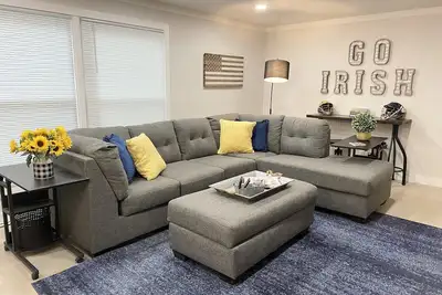 Image de New Remodeled Home! Less than 1 Mile to Campus/Eddy Street and The Linebacker!