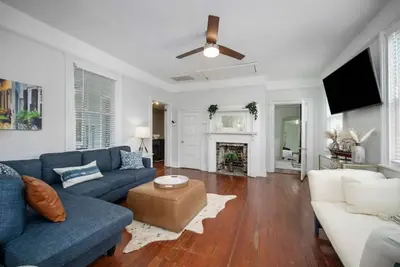 Image de Lovely & Historical 3br - Balcony - Central Location