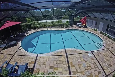 Spacious Home sleep 19+ - heated pool option and Lake View