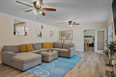 Lancaster Perfect Vacation Home - Pool Heating Avail