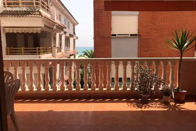 Image de Apartment 30 secs from the beach with sea views