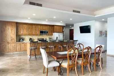 Beautiful Oceanfront 4 King Bed/4 Bath **Developer's Model** Cordoba 1501