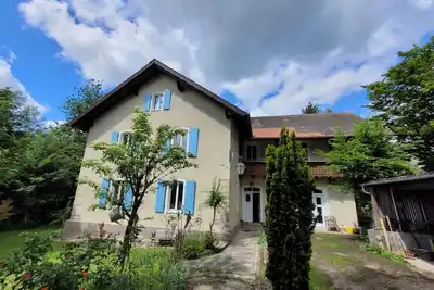 Image de Zentral und Ruhig Gelegene Alte Villa