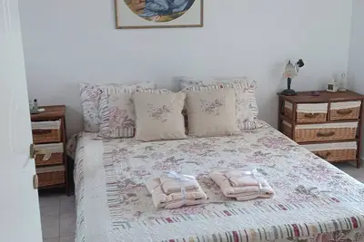 Image de Cosy house in magnificent garden 5 minutes from the beach