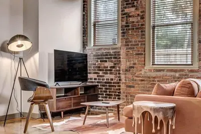 Image de Modern-Industrial 2b Townhouse Close to Dt!