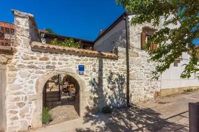 Image de Renovated old stone house of exceptional architecture-3, 8 km from the sea be ach