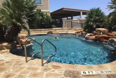 Image de Del Rio, Tx, Condo with pool and lake view!