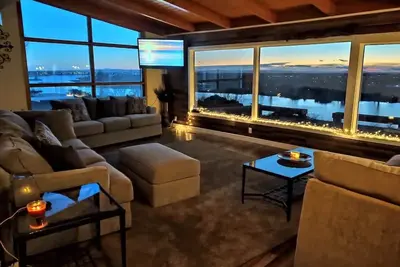Image de Oasis Retreat at The Lake! King Bed