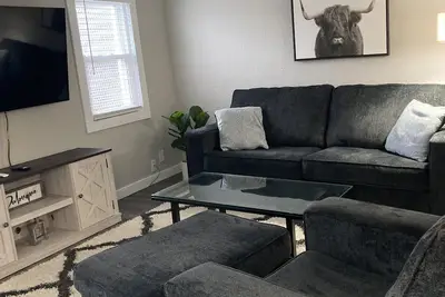 Image de Remodeled single family near to historic downtown