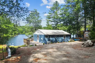 Image de Randall Lake Modern Camp feet to private lake 3 bedroom, 1 bath
