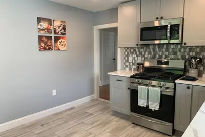 Image de Newly Renovated Spacious 4br peaceful downtown Apt