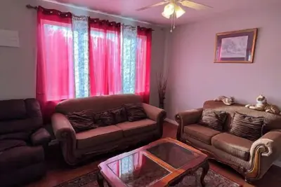 Image de 3 bedroom house 5 minutes away from the airport in Colorado Springs all for you.