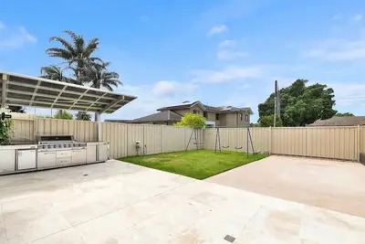 Image de 4 bedroom home with bay views