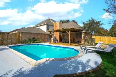 Image de The Prestige Poolside Escape - 5br w/Cinema & Gaming