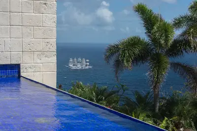 Image de Architecturally stunning and sustainable 5* Villa, 5 B\/R suites, infinity pool