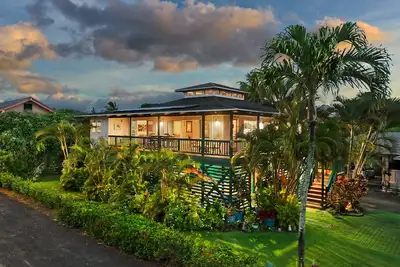 Image de Hale Malanai*Stairway to Heaven*Huge Views*Steps to Baby Beach