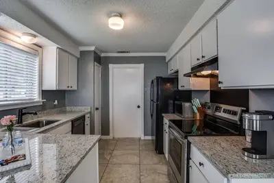 Image de Well appointed home minutes from Kalahari and Downtown