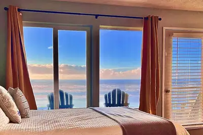 Image de 1st floor Oceanfront studio with king bed, Ac & hot tub