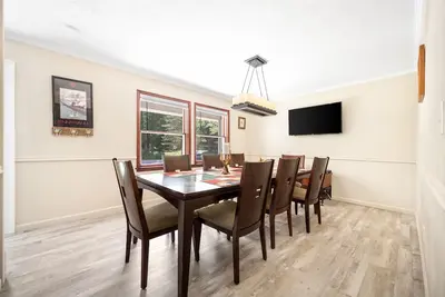 Image de Woodland Hideaway in Poconos – Game Room, Sleeps 21, Walk to Tobyhanna Lake!