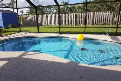 Image de Cozy Port St Lucie getaway. Lanai Plus Private Heated Pool & Private Gardens