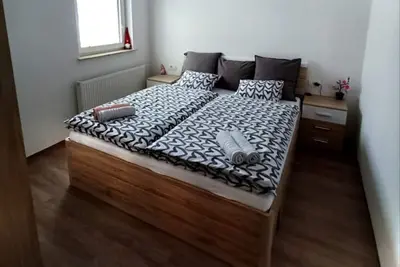 Image de Modern apartma located in a quiet street, located near the lake.