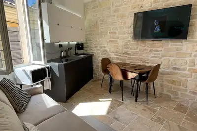 Image de appartement pour 3 refait à neuf au coeur du vieil Antibes