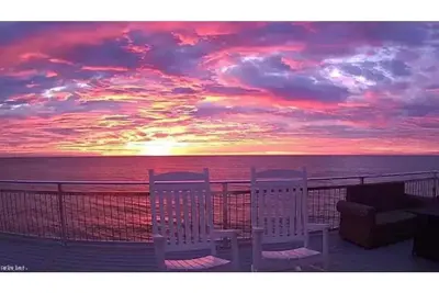 Image de ☆ Beachfront Home w/ Stunning Views, Hot Tub, Luxury Kitchen & Private Beach!
