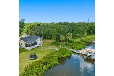 Image de The Ultimate Waterfront View