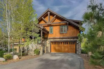 Image de Ski Lease Available - Central Gorgeous Truckee Townhouse