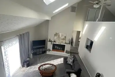 Image de 2mi to Purdue Stadium & Mackey Arena - Sleep 6 in remodeled home