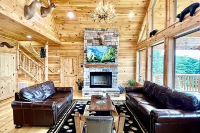 Image de Huge Mountains â›° Wheelchair Accessible, Sauna, Hot-tub, Pool table, Fire pit