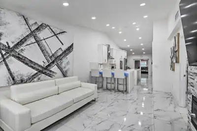 Image de Pet-Friendly Hialeah Gardens Modern Retreat!