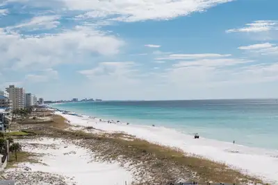 Image de 705 Destin on the Gulf Beach Chair Service Included, Owner managed