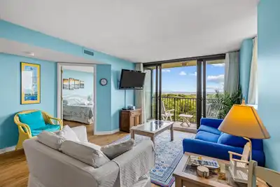 Image de Ocean view condo with pool, sauna, gym, and tennis courts - walk to the beach