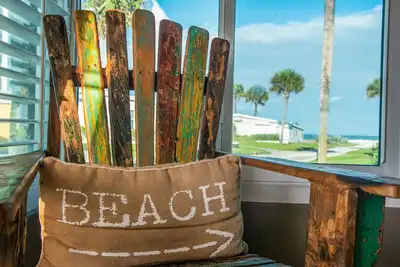 Image de Dog-friendly bungalow steps from the beach with washer/dryer & central Ac