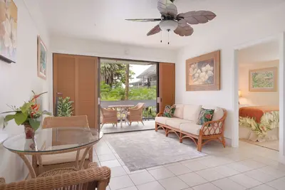 Image de Gorgeous condo with water view, pool, private lanai & full kitchen