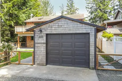 Image de Ocean View Manzanita home - walk to beach and town!