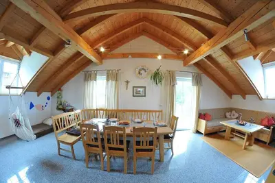 Image de GroĂźe GemĂĽtliche Ferienwohnung