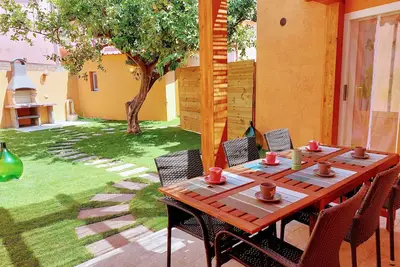 Image de Downtown villa 3 bedrooms with 3 private bathrooms 5 min drive from beaches