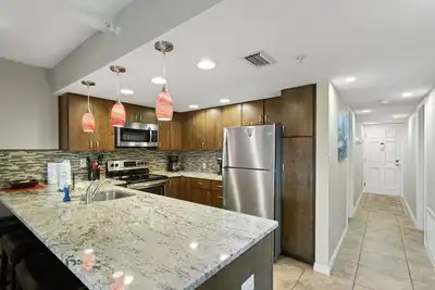 Image de Updated 2-Bedroom Condo with Intracoastal Views & Direct Vehicle Access – Indian Rocks Beach Retreat