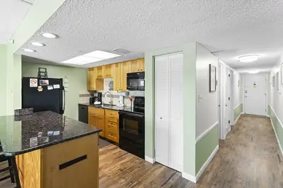 Image de 🌅 Updated 1br Intracoastal View Condo – Sunrise Balcony & Coastal Convenience Sleeps 4 – Indian Rocks Beach