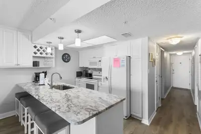 Image de 🌅 Gulf Front Comfort with Sunset Views from Your Private Balcony 2br/2ba Sleeps 6 Fifty Gulfside – Indian Rocks Beach