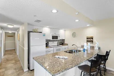 Image de Fifty Gulfside #301 2 Bedroom Intracoastal View Indian Rocks Beach