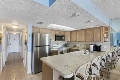 Image de 🌴 Panoramic Gulf Views – Spacious 2br Condo at Fifty Gulfside Unit #316 2br/2ba Sleeps 6 Indian Rocks Beach, Fl