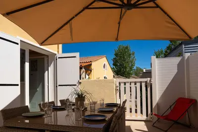 Image de Maison rénovée et climatisée avec Wifi à 600m de la plage
