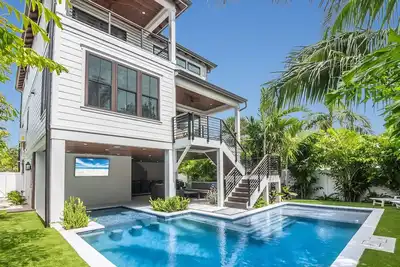 Image de Luxe Island Escape by Beach Boutique Rentals